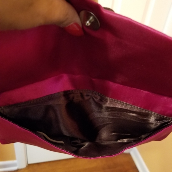 Magenta satin 'Clutch' - Picture 4 of 4